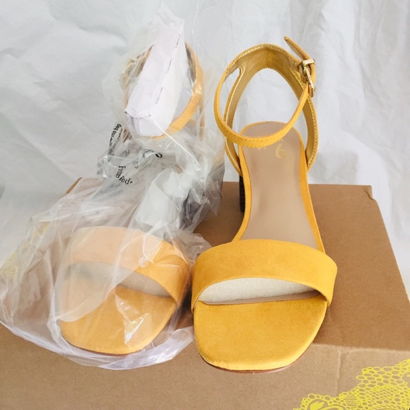 Mix No. 6 Golden Yellow Block Heel Sandal Size 6 - Picture 3 of 6
